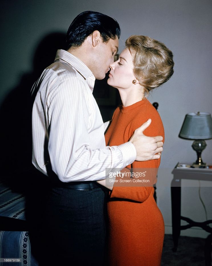 Hope Lange