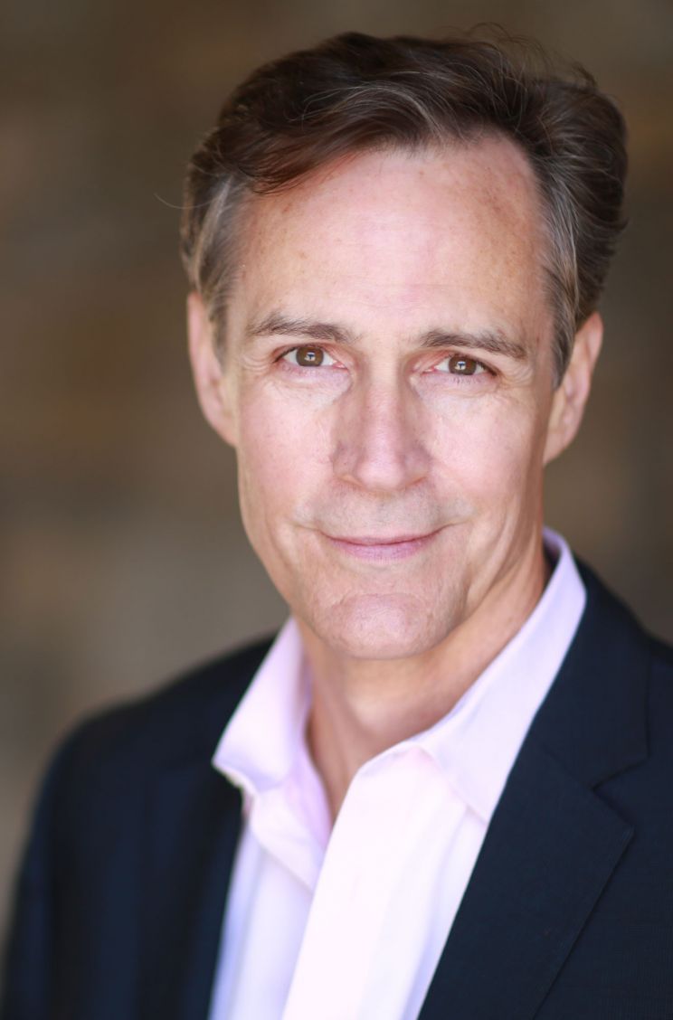 Howard McGillin
