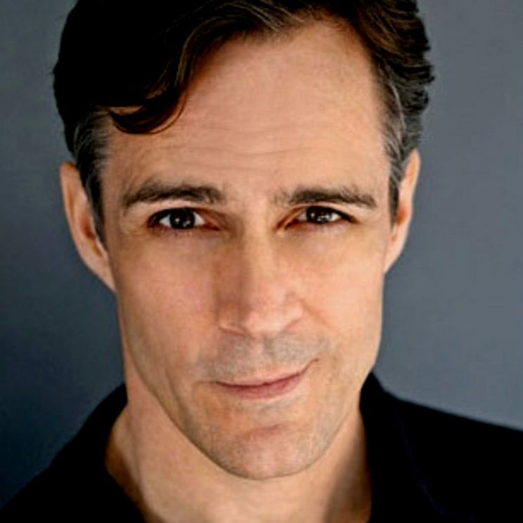 Howard McGillin