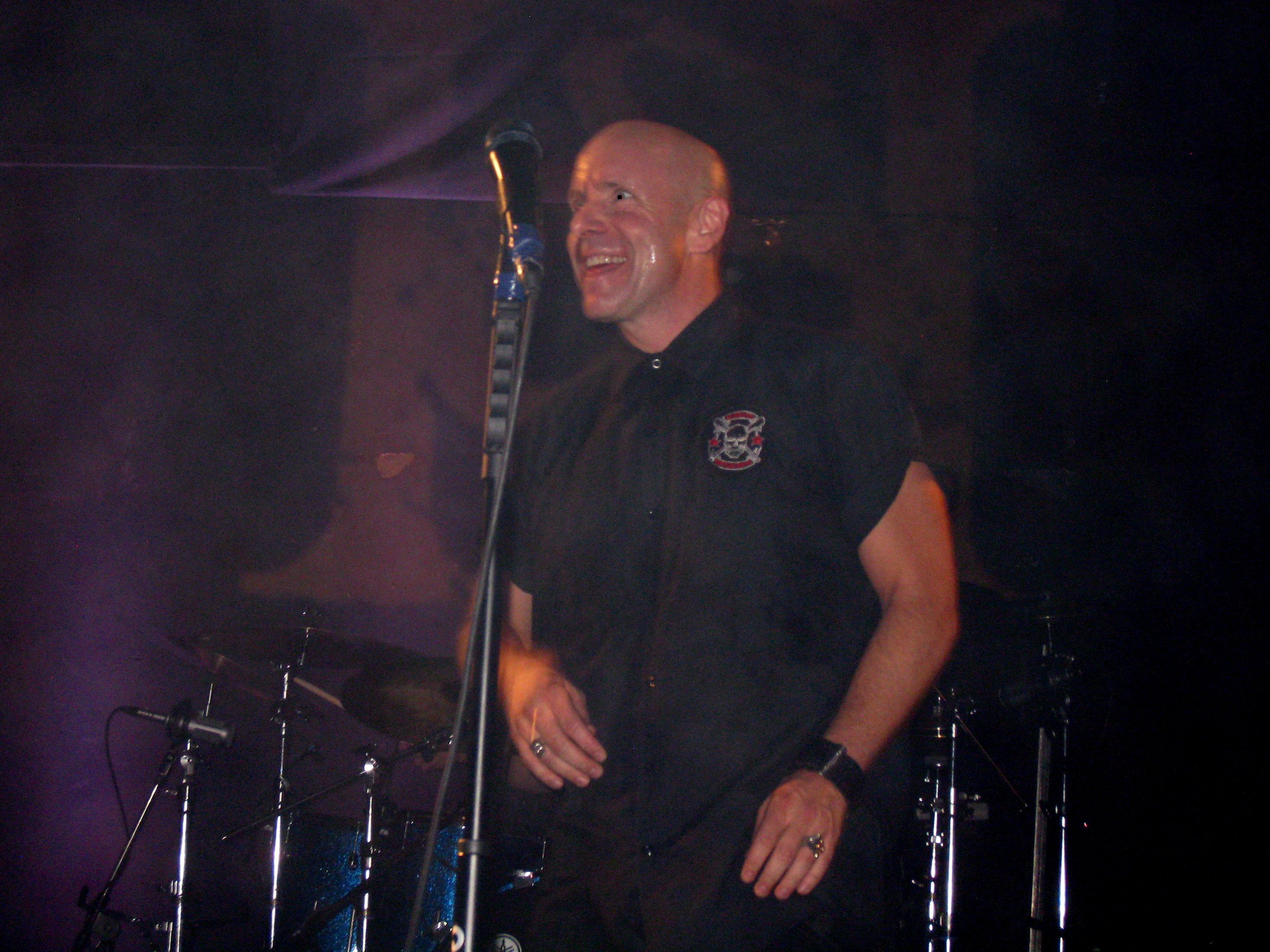 Pictures of Hugh Dillon