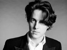Hugh Grant #70555 picture (Landscape Medium)