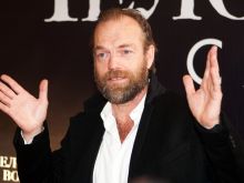 Hugo Weaving