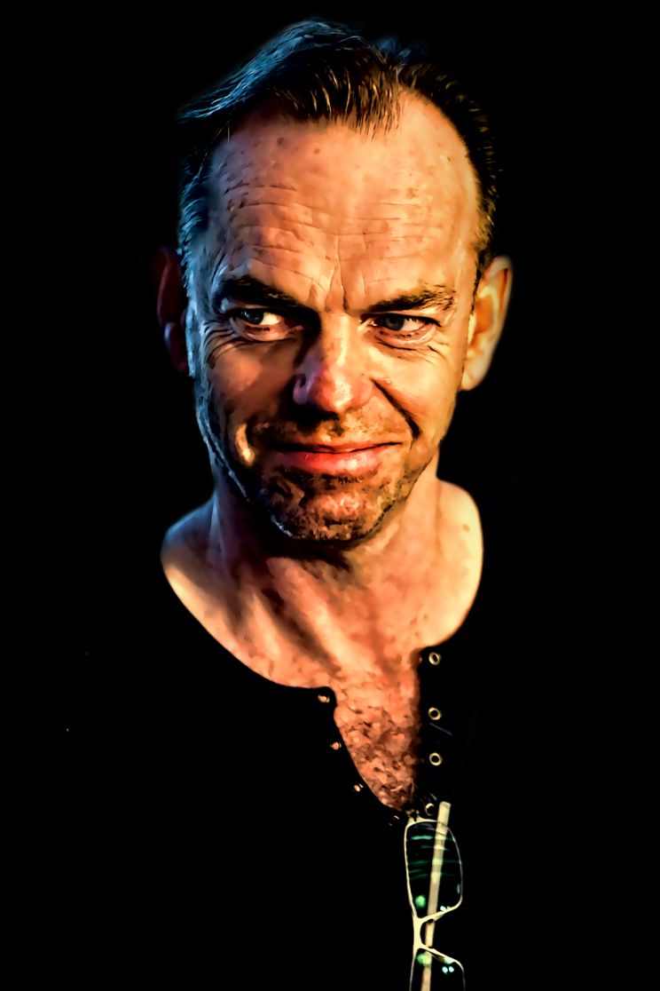 Hugo Weaving