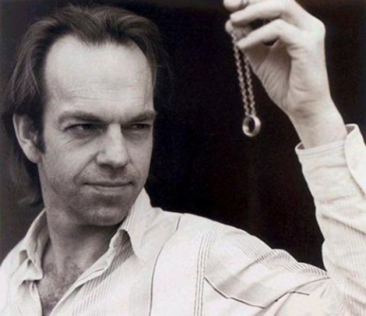 Hugo Weaving