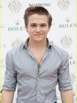 Hunter Gomez #1013738 picture (Portrait Medium)