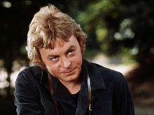 Hywel Bennett