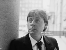 Hywel Bennett