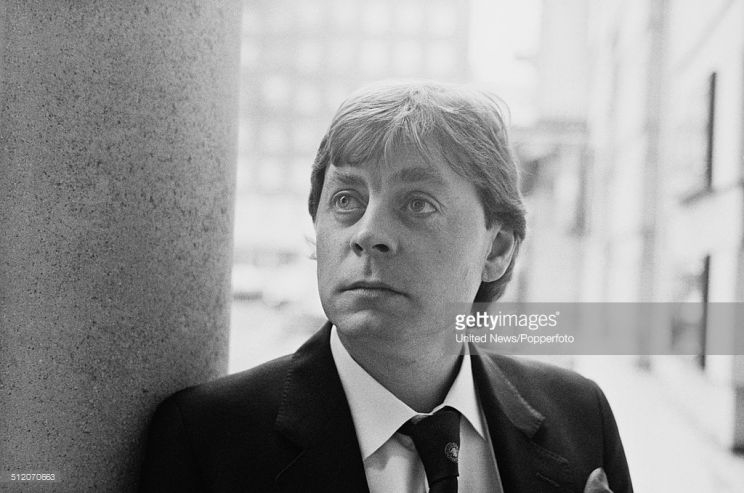 Hywel Bennett