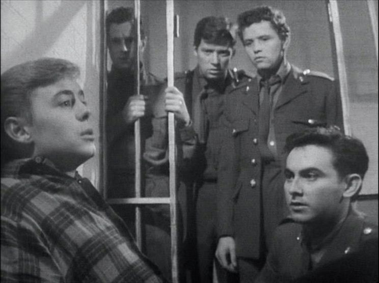 Hywel Bennett