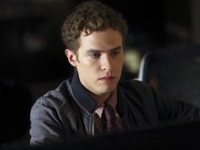 Iain De Caestecker