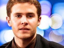 Iain De Caestecker