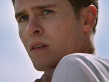 Iain De Caestecker