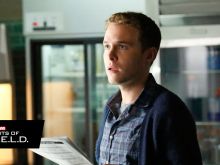 Iain De Caestecker