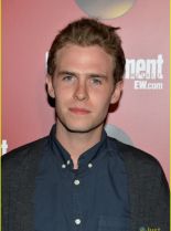 Iain De Caestecker