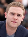 Iain De Caestecker