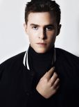 Iain De Caestecker