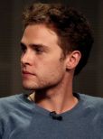 Iain De Caestecker