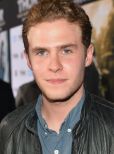 Iain De Caestecker