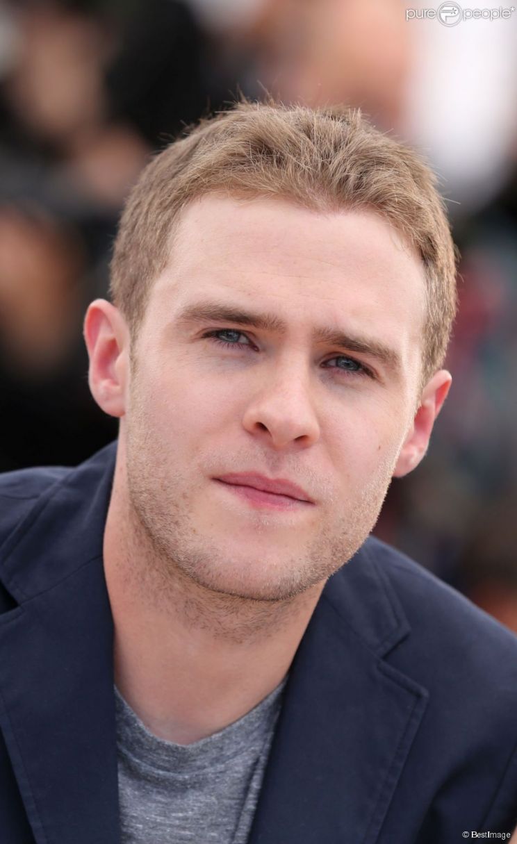 Iain De Caestecker