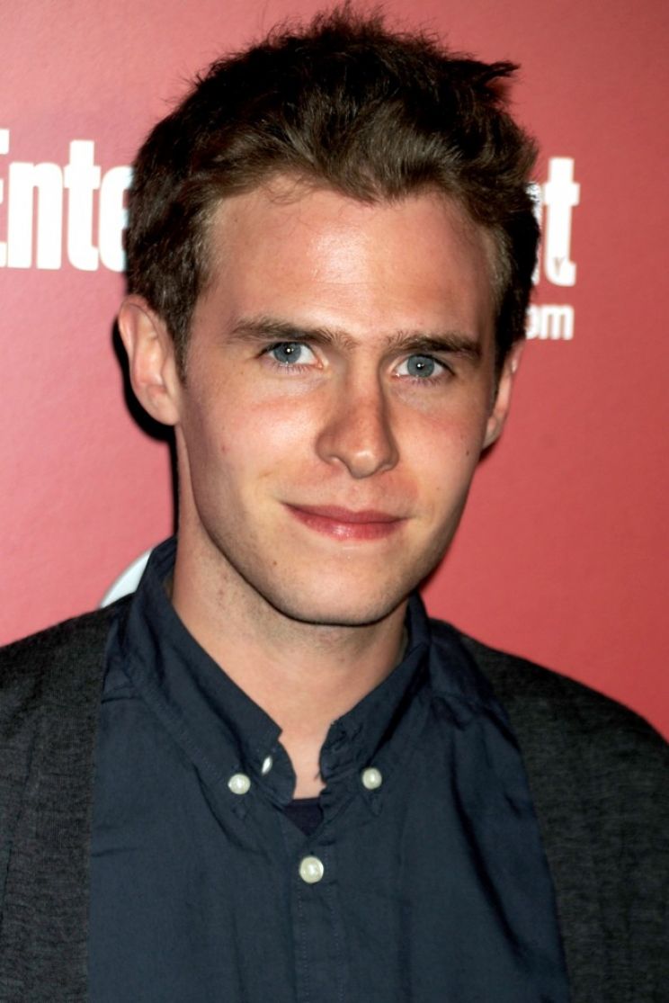 Iain De Caestecker