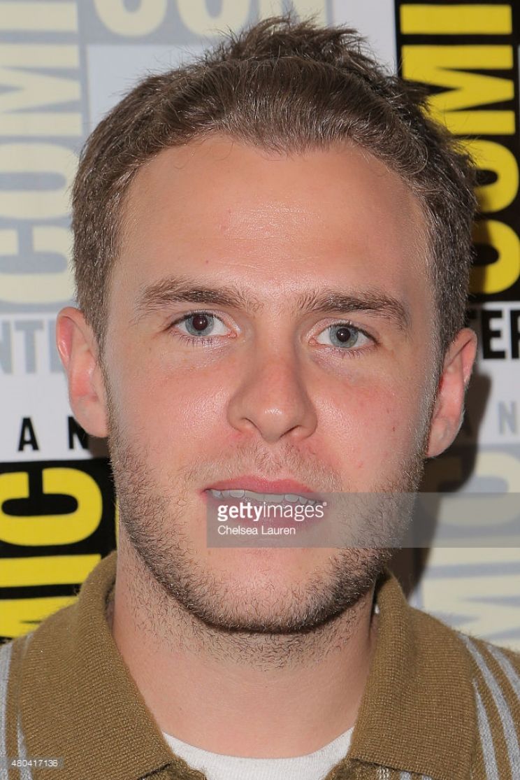 Iain De Caestecker