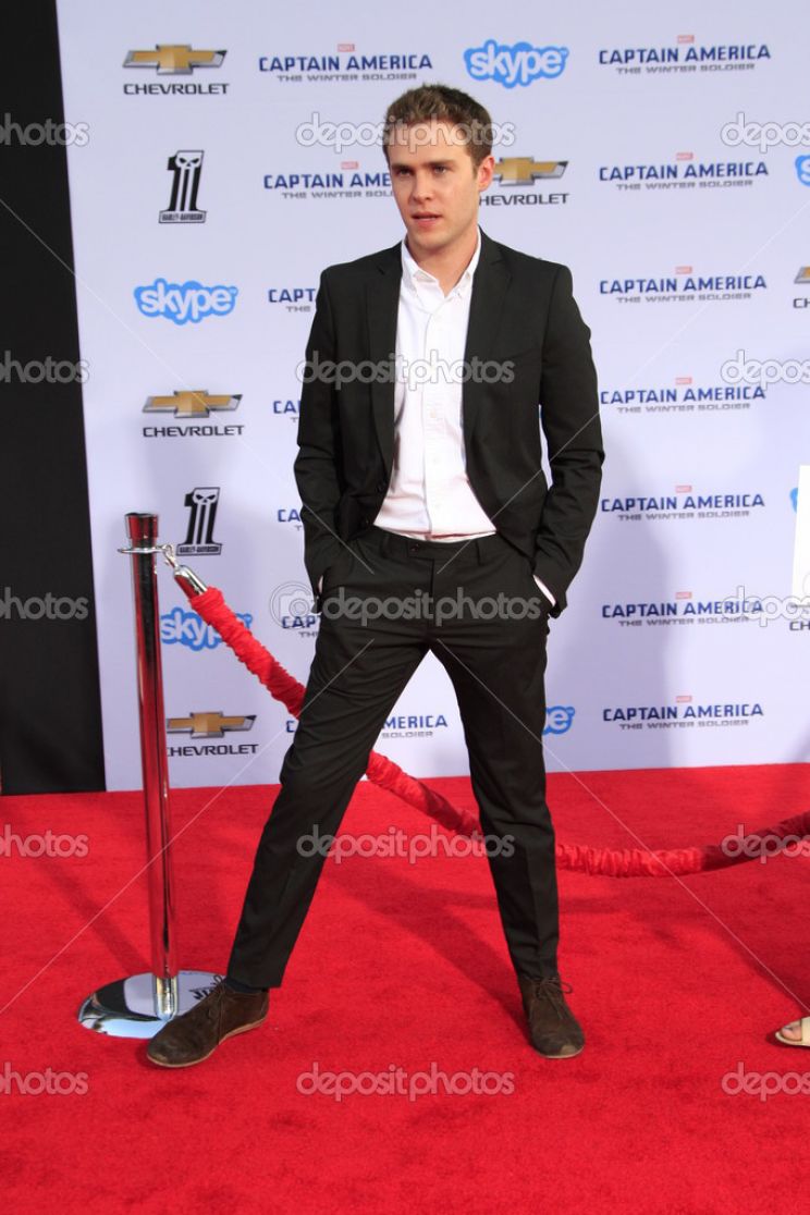 Iain De Caestecker