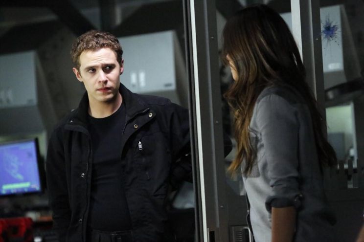 Iain De Caestecker