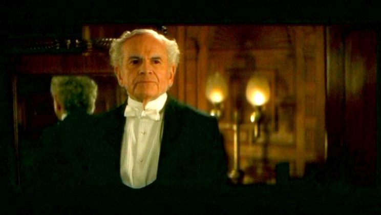 Ian Holm