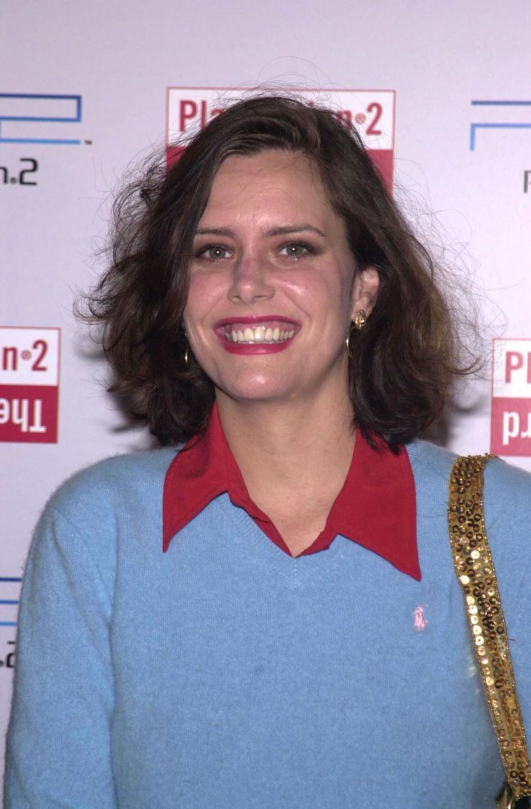 Ione Skye