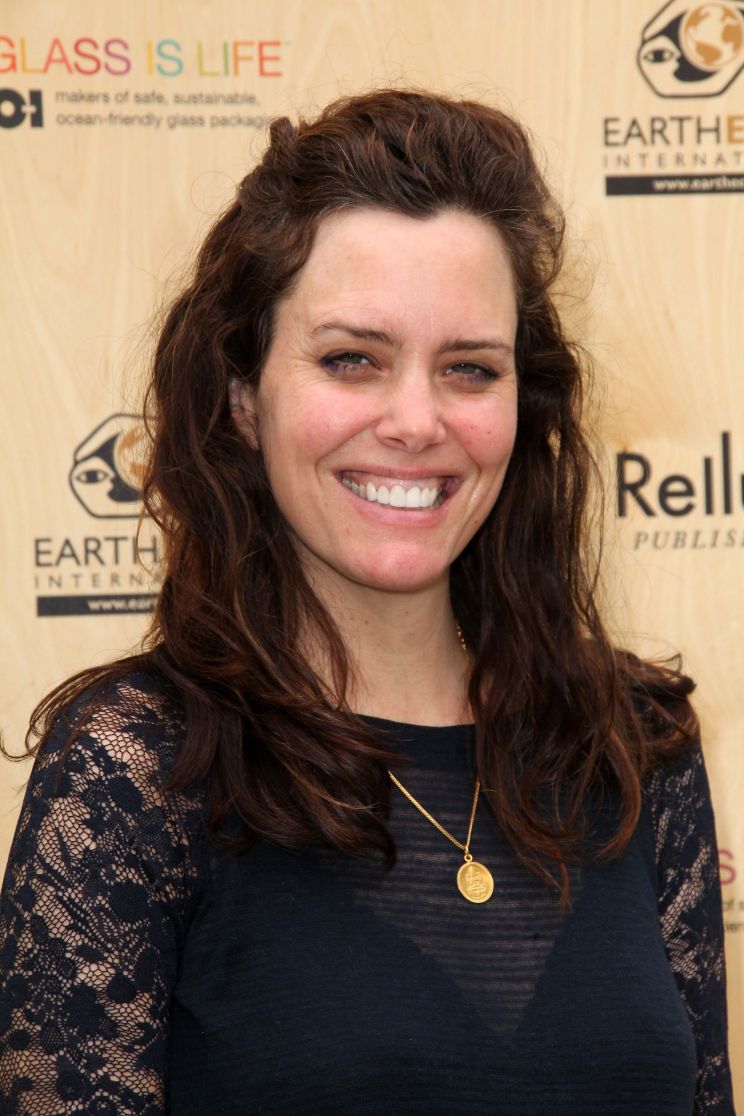 Ione Skye