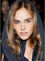 Isabel Lucas photo