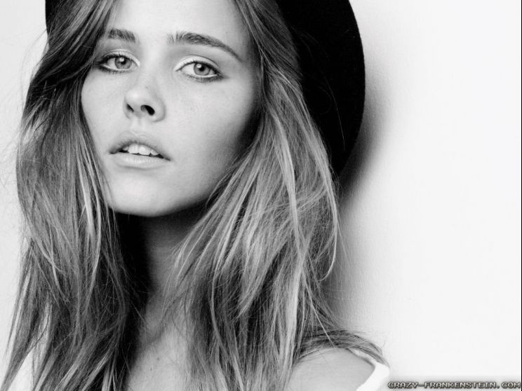 Isabel Lucas