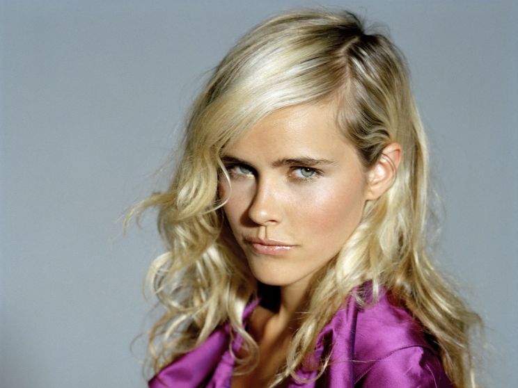 Isabel Lucas