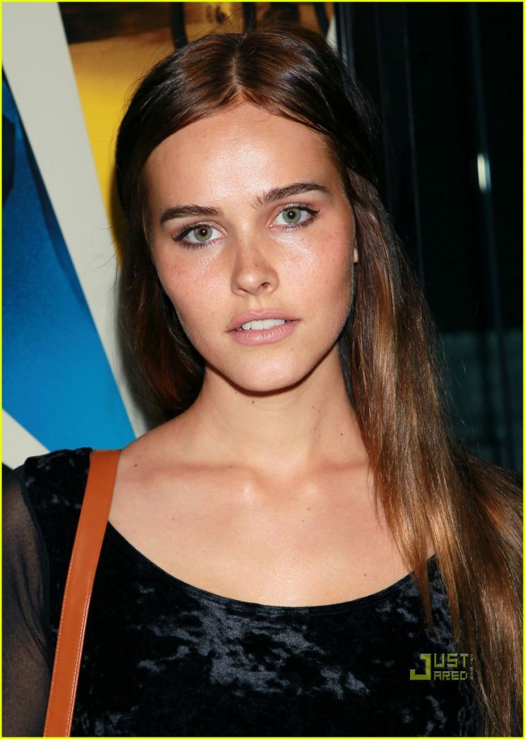 Isabel Lucas