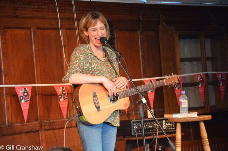 Isy Suttie