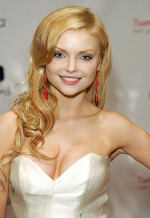 Izabella Miko