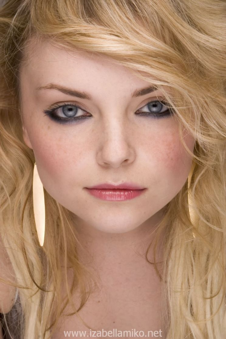 Izabella Miko