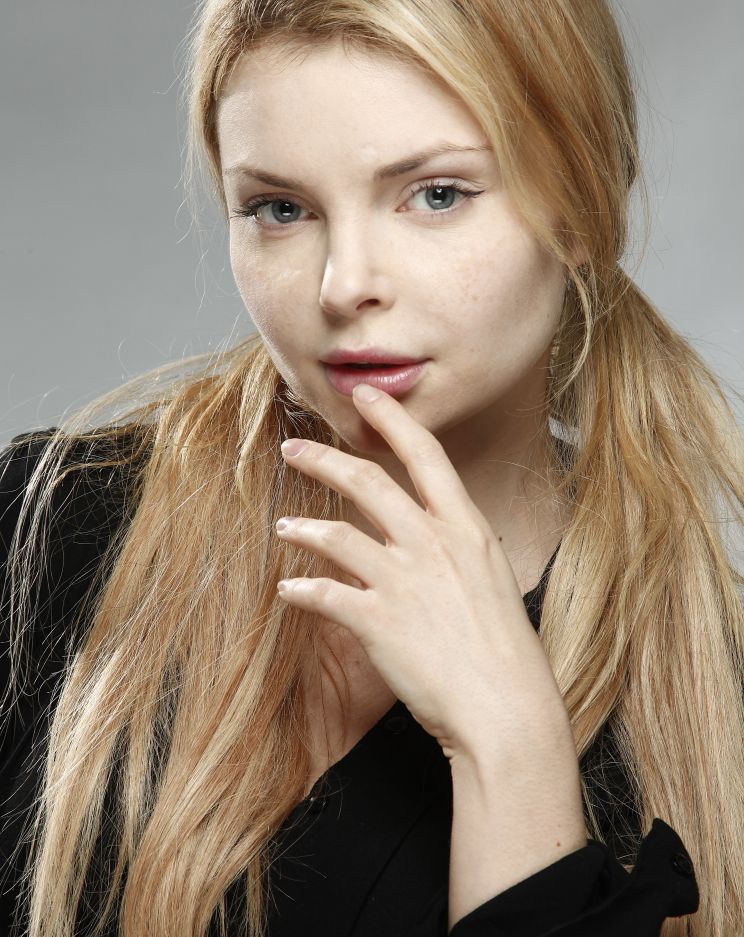 Izabella Miko