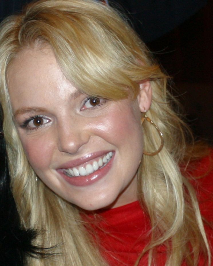 Izzy Stevens