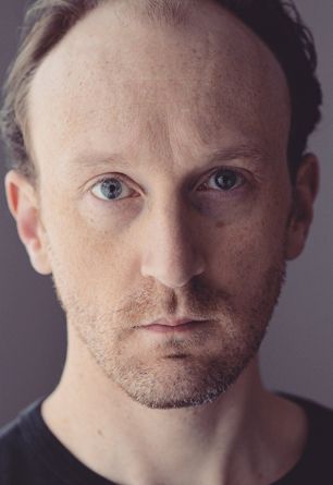 Jamie de Courcey's Biography - Wall Of Celebrities