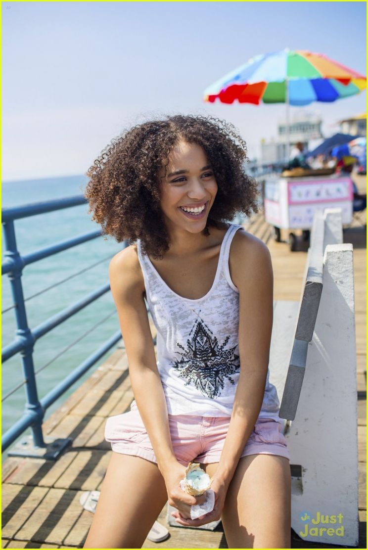 Jasmin Savoy Brown.