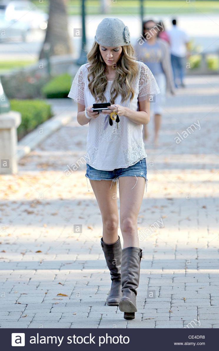 Jasmine Dustin