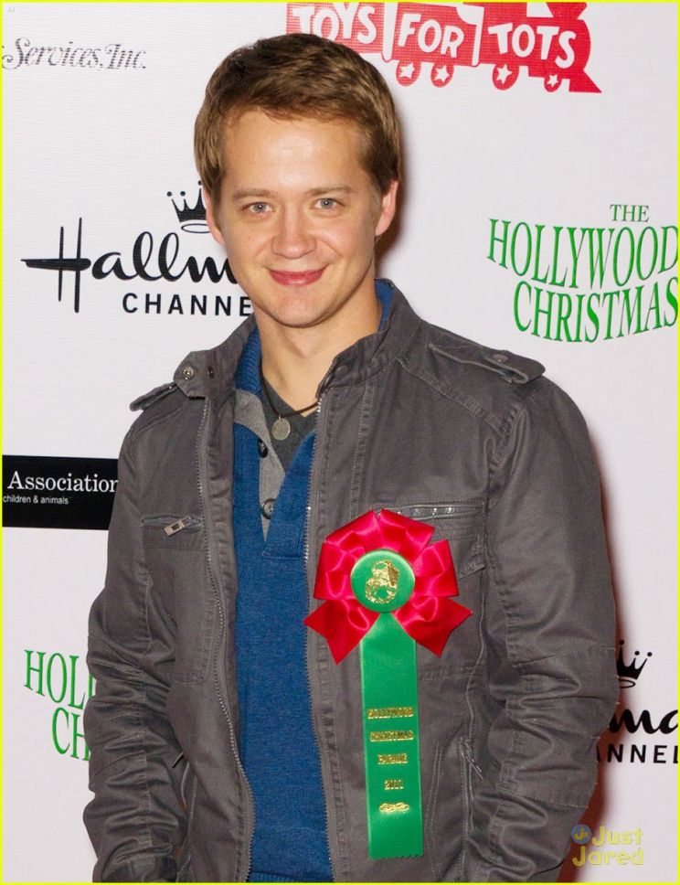 Jason Earles