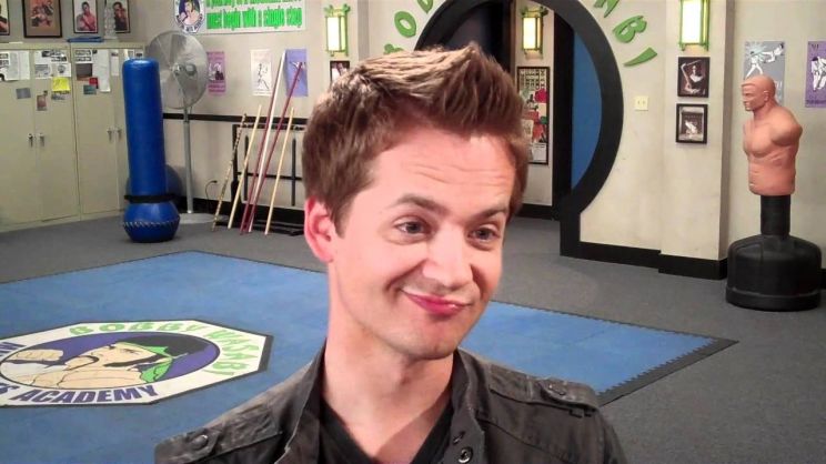 Jason Earles