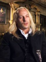 Jason Isaacs