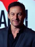 Jason Isaacs