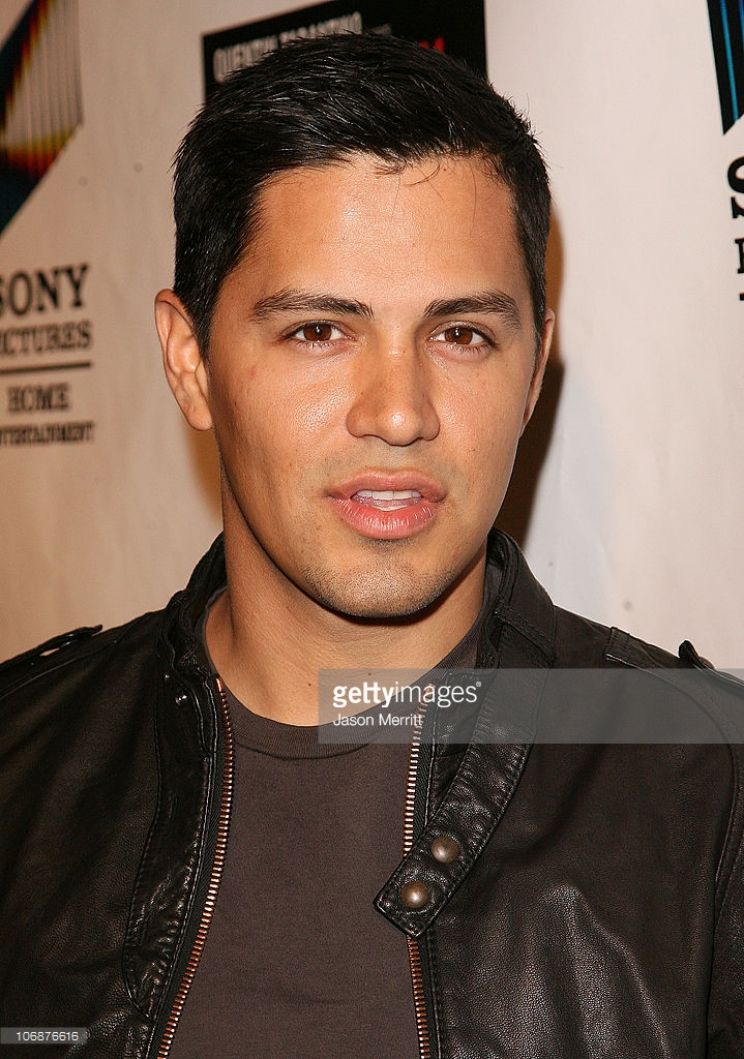 Jay Hernandez