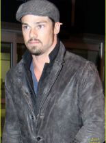 Jay Ryan #306620 picture (Portrait Medium)