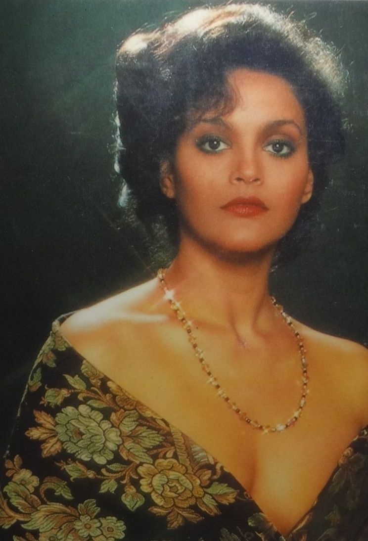 Browse and download High Resolution Jayne Kennedy's Portrait Photos