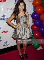 Jennessa Rose photo